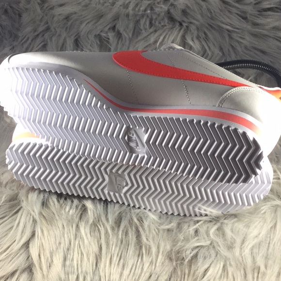 New Classic Cortez Leather - Picture 6 of 7